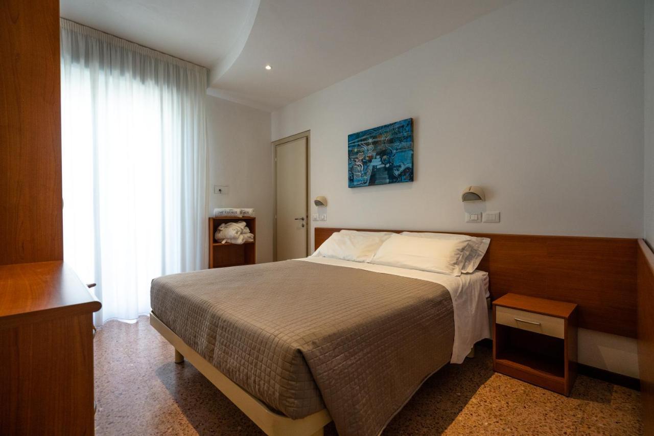 Hotel Globus Беллария-Иджеа-Марина Экстерьер фото