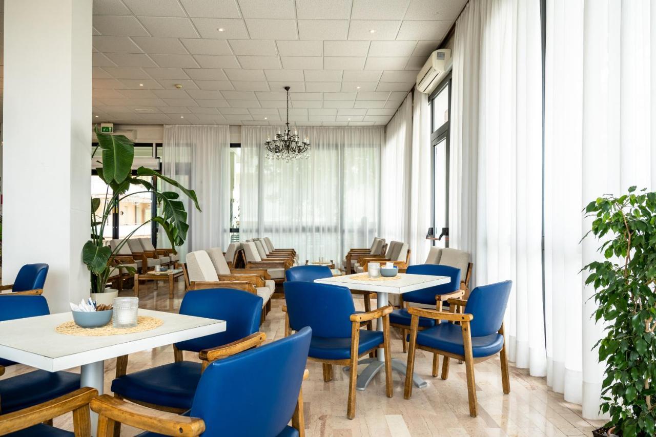 Hotel Globus Беллария-Иджеа-Марина Экстерьер фото