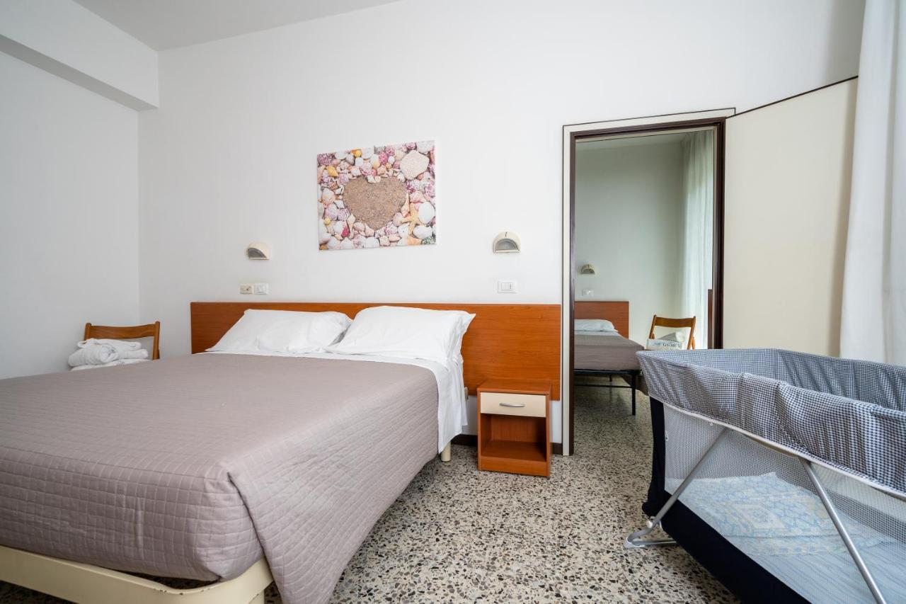 Hotel Globus Беллария-Иджеа-Марина Экстерьер фото