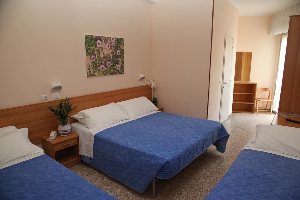 Hotel Globus Беллария-Иджеа-Марина Экстерьер фото