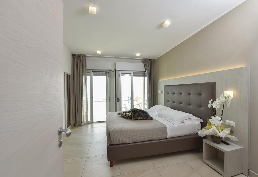 Hotel Globus Беллария-Иджеа-Марина Экстерьер фото