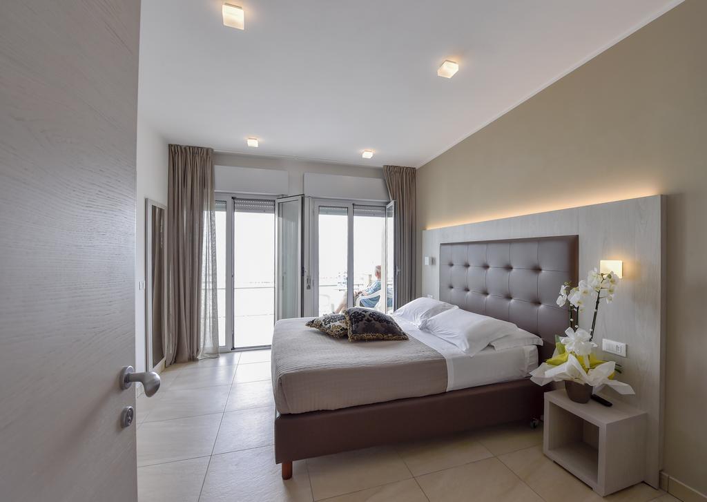 Hotel Globus Беллария-Иджеа-Марина Экстерьер фото